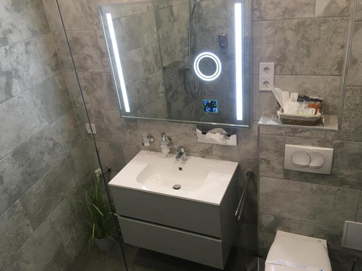 Terrace Apartman Premium Belvaros Jacuzzival Daire Veszprém Dış mekan fotoğraf